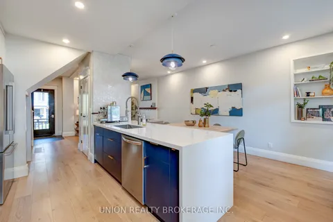 77 Kingsmount Park Rd, Toronto, ON M4L 3L3