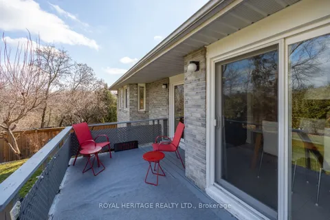 360 Sheppard Ave, Pickering, ON L1V 1E5