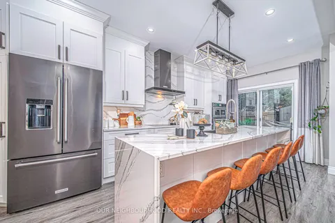 62 Kenilworth Cres, Whitby, ON L1M 2M6