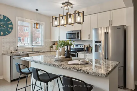 139 Cathedral Dr, Whitby, ON L1R 0N7