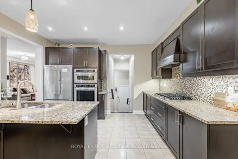 69 Braebrook Dr, Whitby, ON L1R 0M9