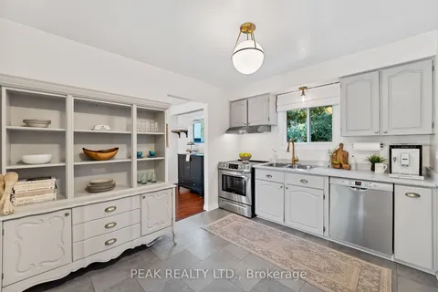 421 Hillcroft St, Oshawa, ON L1G 2M6