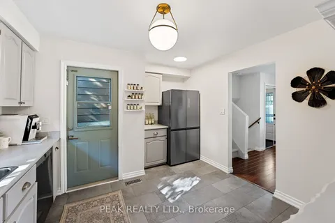 421 Hillcroft St, Oshawa, ON L1G 2M6