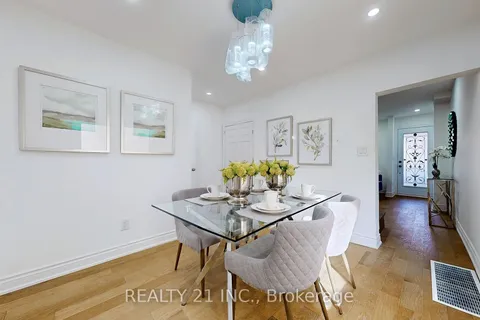 92 King Edward Ave, Toronto, ON M4C 5J6