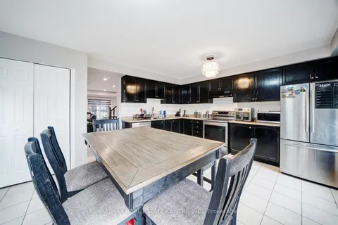 553 Rossland Rd, Ajax, ON L1Z 0K7