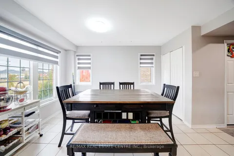 553 Rossland Rd, Ajax, ON L1Z 0K7