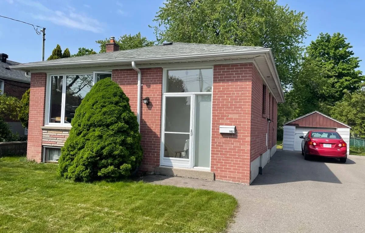 102 Fitzgibbon Ave, Toronto, ON M1K 4A3