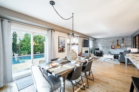 8 Nathan Ave, Whitby, ON L1M 1J3