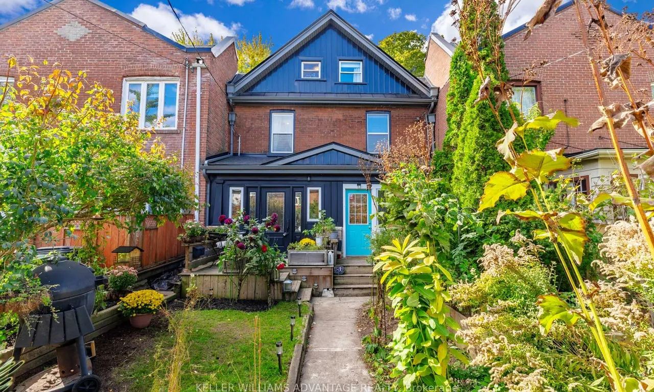 18 Hannaford St, Toronto, ON M4E 3G7