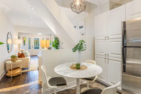 18 Hannaford St, Toronto, ON M4E 3G7