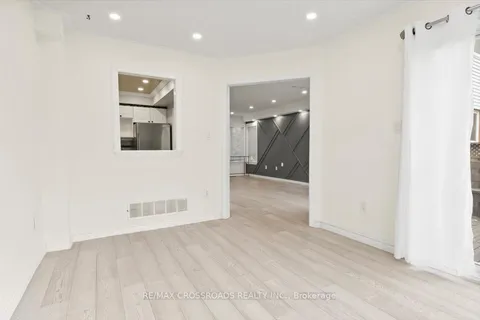 33 John Walter Cres, Clarington, ON L1E 2W6