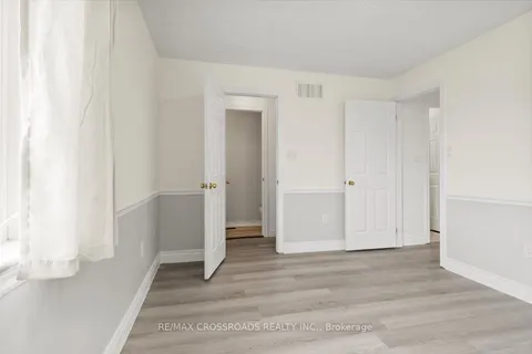 33 John Walter Cres, Clarington, ON L1E 2W6