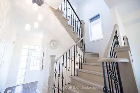 35 Stockell Cres, Ajax, ON L1T 0M5