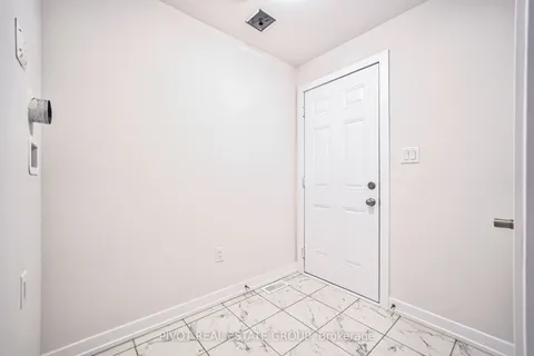 1573 Midland Ave, Toronto, ON M1P 3C1