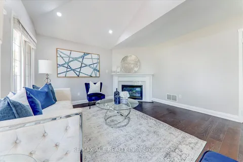 1539 Napanee Rd, Pickering, ON L1V 6T7