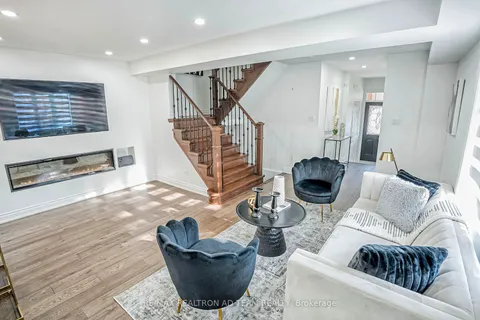 10 Tozer Cres, Ajax, ON L1T 4Z9