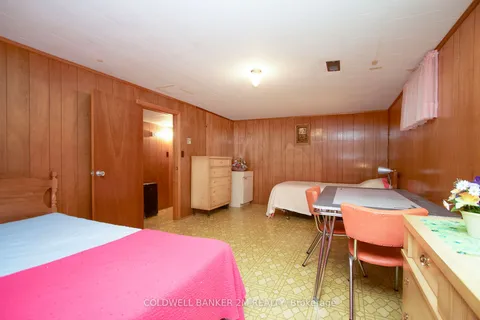 665 Montcalm Ave, Oshawa, ON L1J 2H3