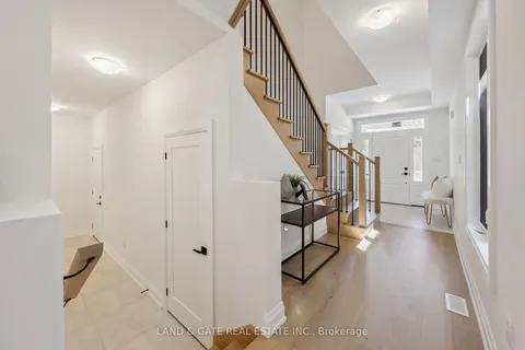 997 Queensdale Ave, Oshawa, ON L1H 1H4