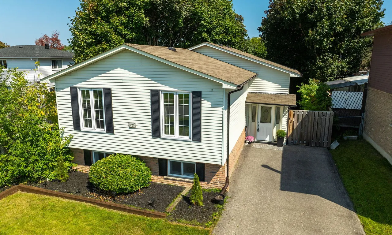 525 Laval St, Oshawa, ON L1J 6L8