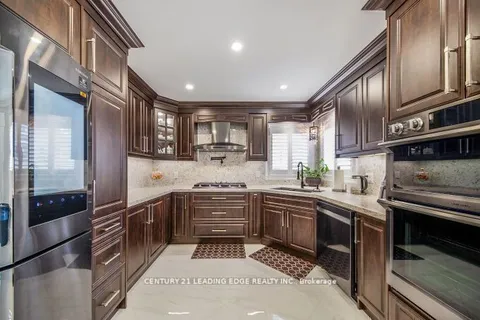 19 Strickland Dr, Ajax, ON L1T 4A1