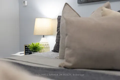 1677 Central St, Pickering, ON L1Y 1B1