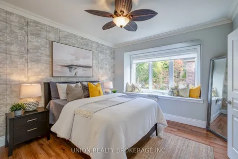 138 Edgewood Ave, Toronto, ON M4L 3H3