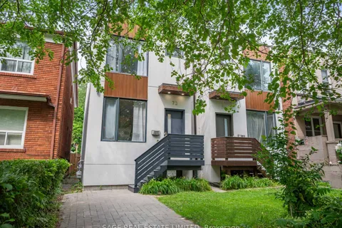 72 Curzon St, Toronto, ON M4M 3B4