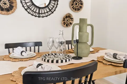 298 Waverly St, Oshawa, ON L1J 5V6