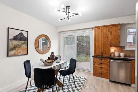 298 Waverly St, Oshawa, ON L1J 5V6