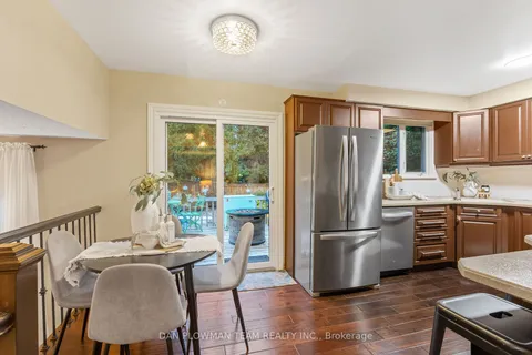 50 Evergreen Dr, Whitby, ON L1N 6N6