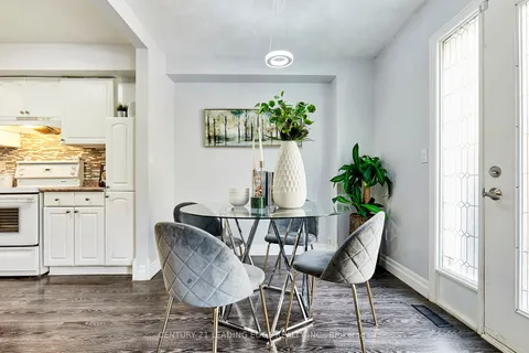 324 Elgin St, Oshawa, ON L1J 2P3