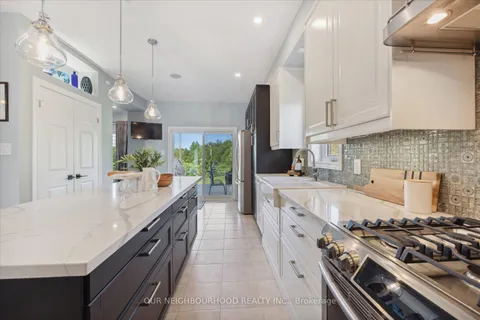27 Charles Tilley Cres, Clarington, ON L0A 1J0