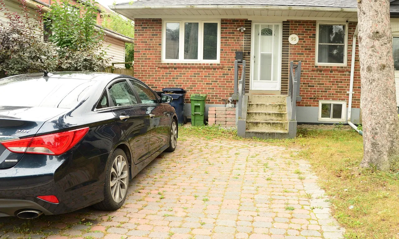 95 Prairie Dr, Toronto, ON M1L 1L6