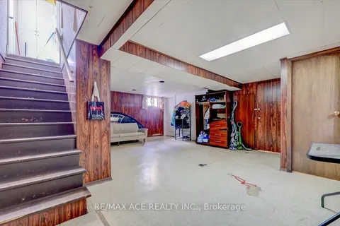 98 Marble Arch Cres, Toronto, ON M1R 1W9