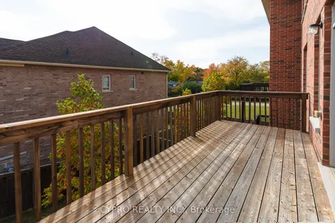 6437 Kingston Rd, Toronto, ON M1C 1L2