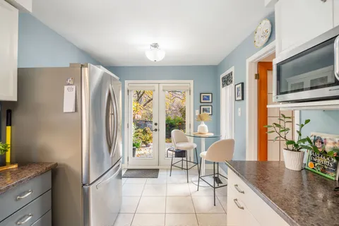 1545 Marshcourt Dr, Pickering, ON L1V 6C8