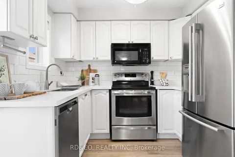 22 Beacham Cres, Clarington, ON L1B 1N2