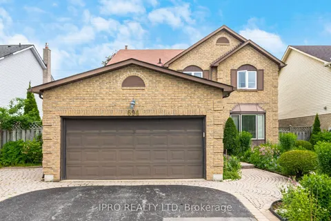 694 Amaretto Ave, Pickering, ON L1X 1L6