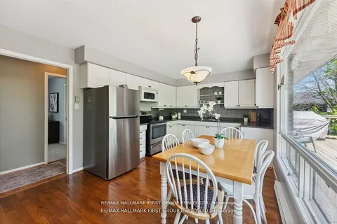 1089 Dunbarton Rd, Pickering, ON L1V 1H1
