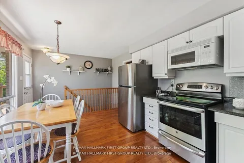 1089 Dunbarton Rd, Pickering, ON L1V 1H1