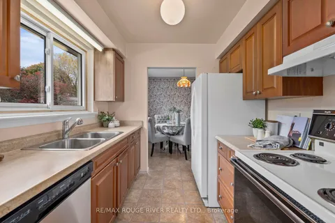 24 Edenmills Dr, Toronto, ON M1E 4L2