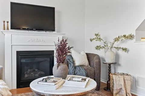 571 Shaftsbury St, Oshawa, ON L1K 2V8