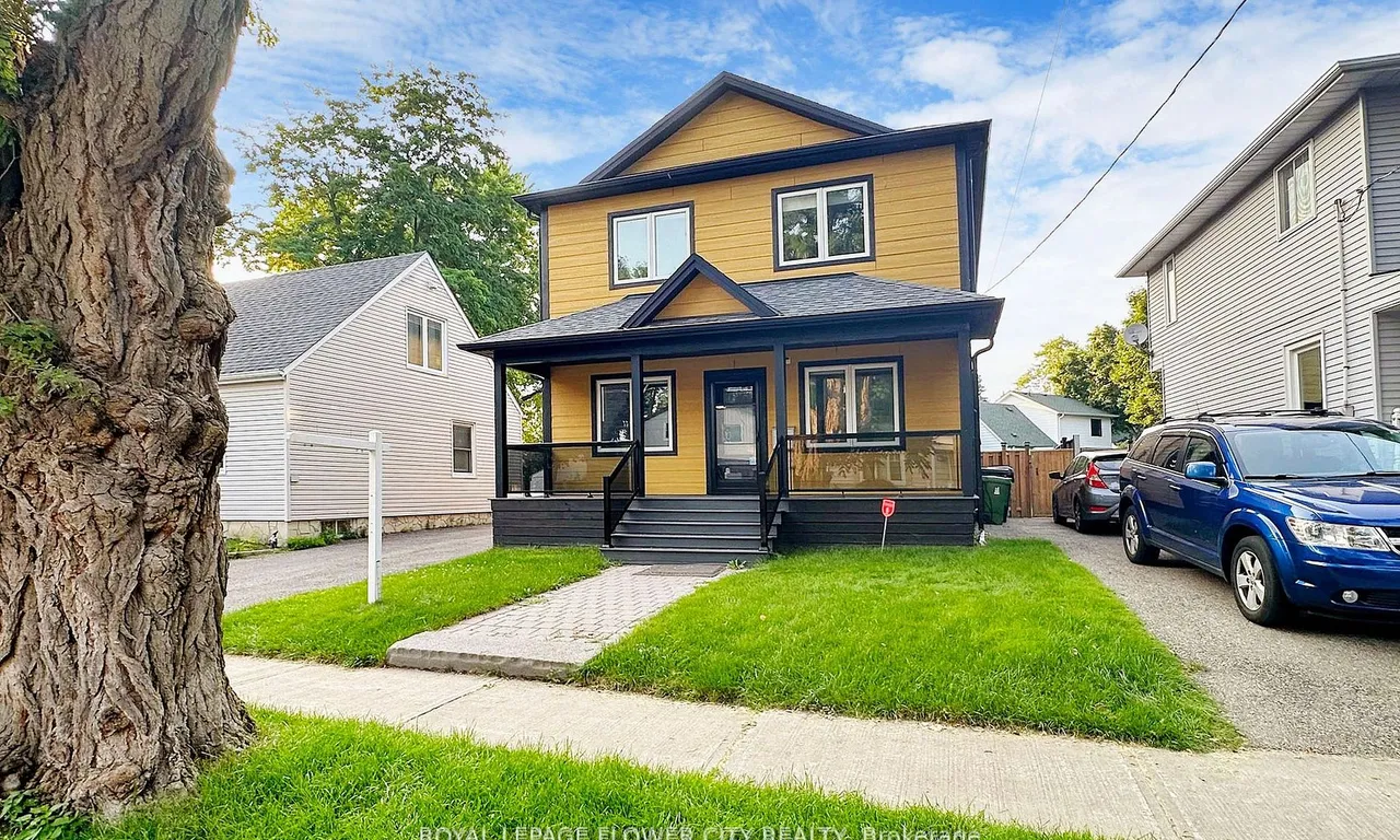 8 Furnival Rd, Toronto, ON M4B 1W2