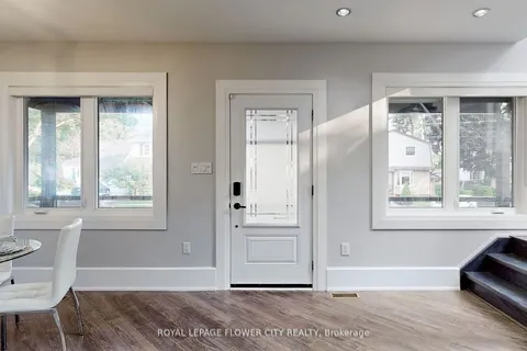 8 Furnival Rd, Toronto, ON M4B 1W2