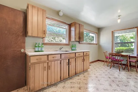 460 Howden Rd, Oshawa, ON L1H 7K4