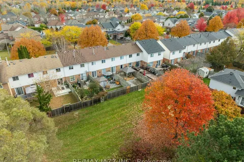 62 Pidduck St, Clarington, ON L1E 2W2