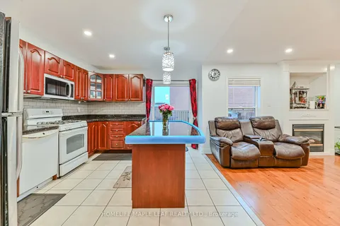3 Hitchen Ave, Ajax, ON L1T 4G2