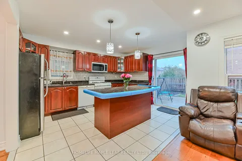3 Hitchen Ave, Ajax, ON L1T 4G2