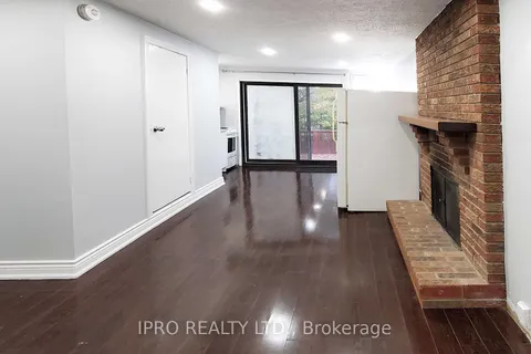 1222 Cherrydown Dr, Oshawa, ON L1H 7T2