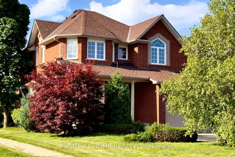 458 Meadow St, Oshawa, ON L1L 1B9